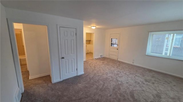 2121 E 77th Terrace, Kansas City, MO 64132