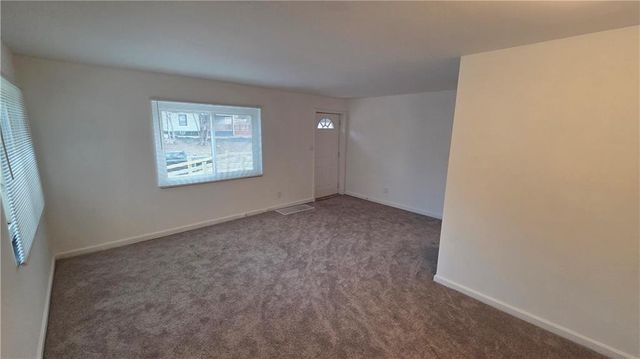 2121 E 77th Terrace, Kansas City, MO 64132