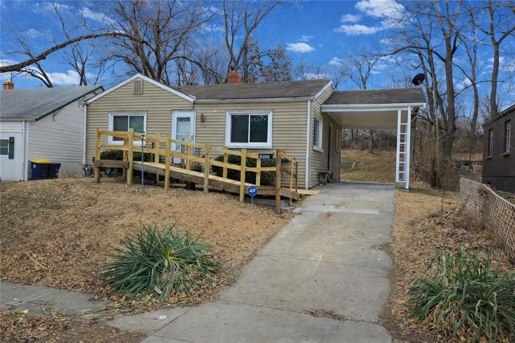 2121 E 77th Terrace, Kansas City, MO 64132