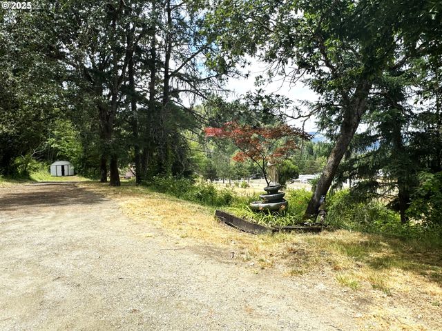 410 EVERGREEN RIDGE Rd, Riddle, OR 97469