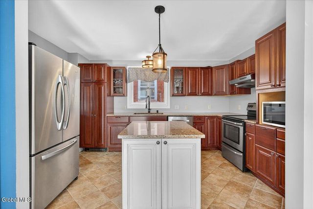 211 N 5th Avenue, Mechanicville, NY 12118