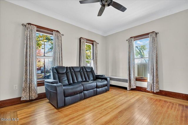 211 N 5th Avenue, Mechanicville, NY 12118