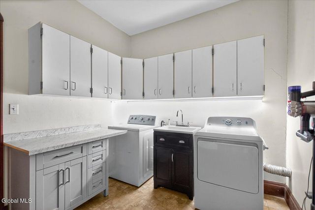 211 N 5th Avenue, Mechanicville, NY 12118