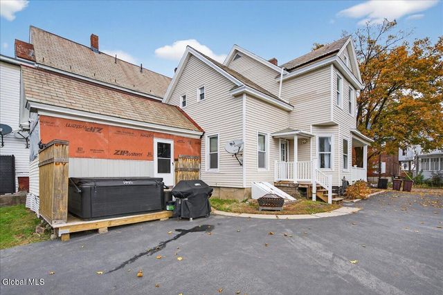 211 N 5th Avenue, Mechanicville, NY 12118