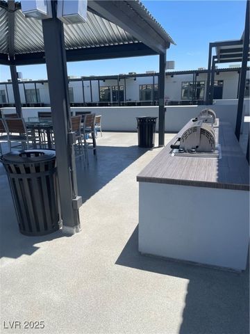 8925 West Flamingo Road 105, Las Vegas, NV 89147