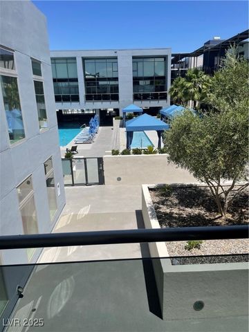 8925 West Flamingo Road 105, Las Vegas, NV 89147