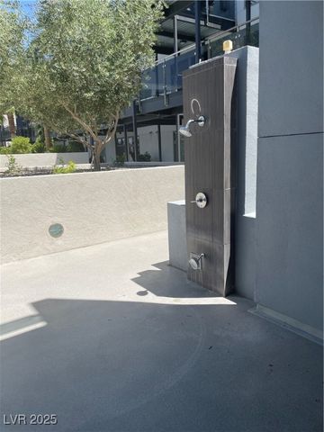 8925 West Flamingo Road 105, Las Vegas, NV 89147