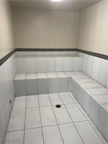 8925 West Flamingo Road 105, Las Vegas, NV 89147