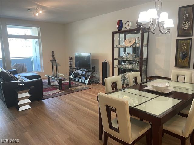 8925 West Flamingo Road 105, Las Vegas, NV 89147