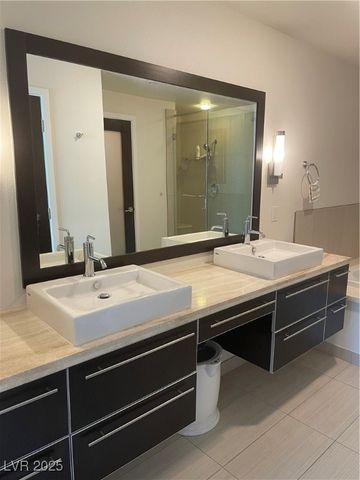 8925 West Flamingo Road 105, Las Vegas, NV 89147