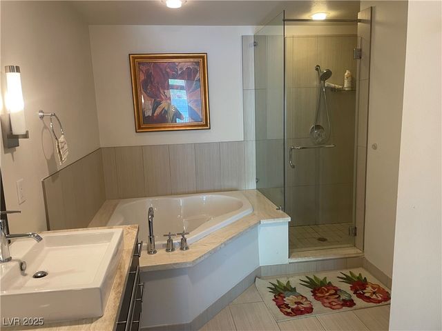 8925 West Flamingo Road 105, Las Vegas, NV 89147