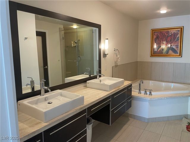 8925 West Flamingo Road 105, Las Vegas, NV 89147