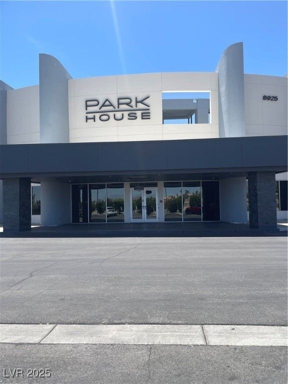 8925 West Flamingo Road 105, Las Vegas, NV 89147