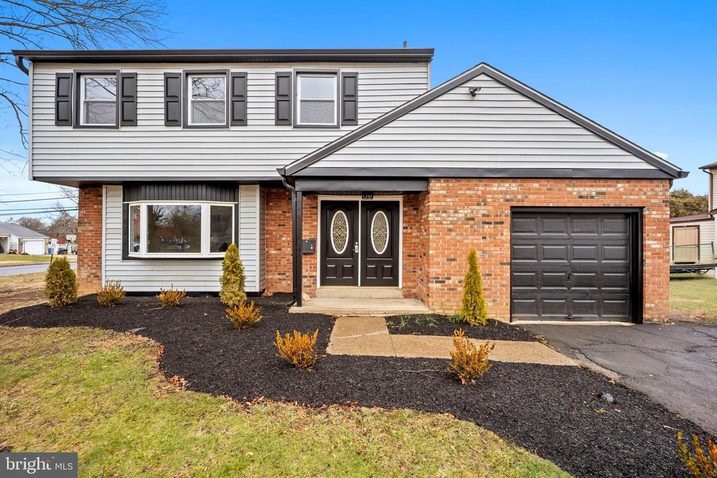 507 HOOD BLVD, Fairless Hills, PA 19030