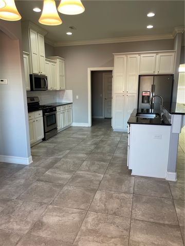 4405 SW Eggersway Place, Bentonville, AR 72712