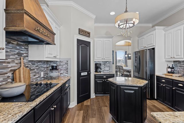 109 Colibro Creek, La Vernia, TX 78121