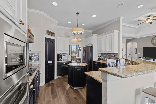 109 Colibro Creek, La Vernia, TX 78121