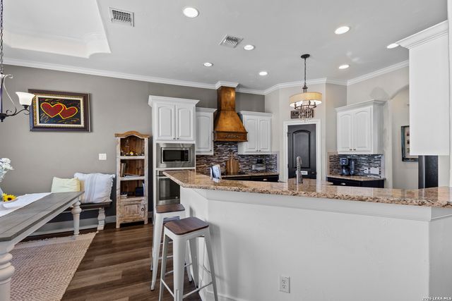 109 Colibro Creek, La Vernia, TX 78121