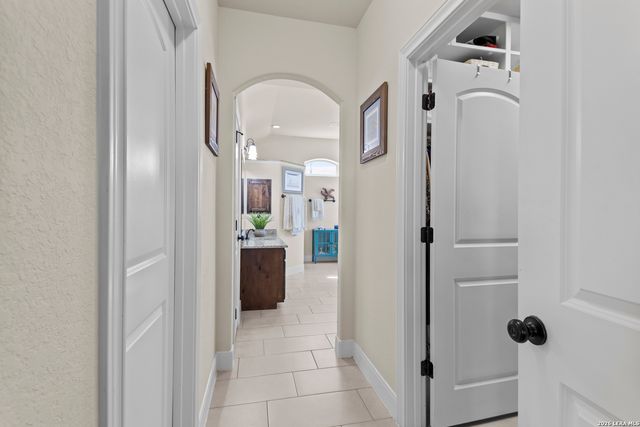 109 Colibro Creek, La Vernia, TX 78121