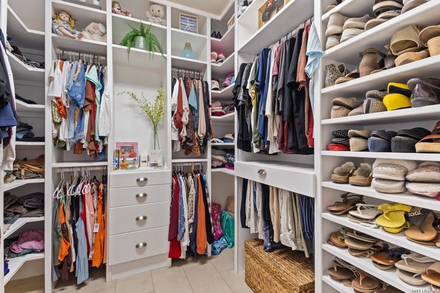 109 Colibro Creek, La Vernia, TX 78121