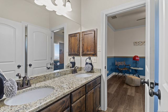 109 Colibro Creek, La Vernia, TX 78121