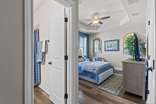 109 Colibro Creek, La Vernia, TX 78121