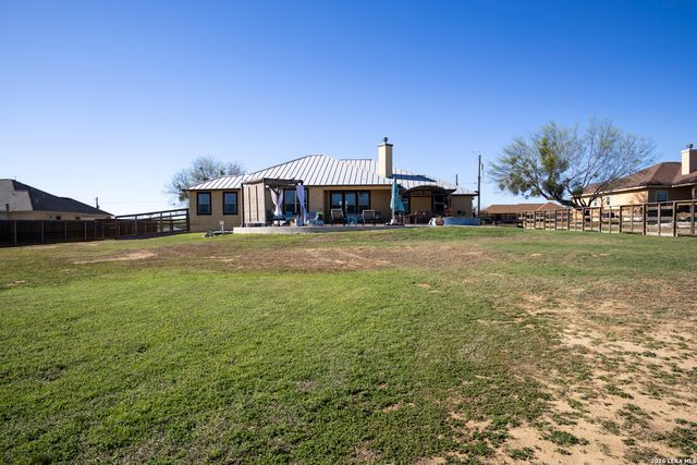 109 Colibro Creek, La Vernia, TX 78121