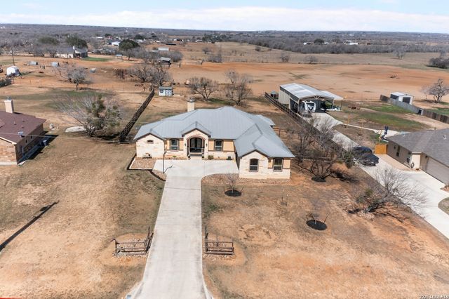 109 Colibro Creek, La Vernia, TX 78121