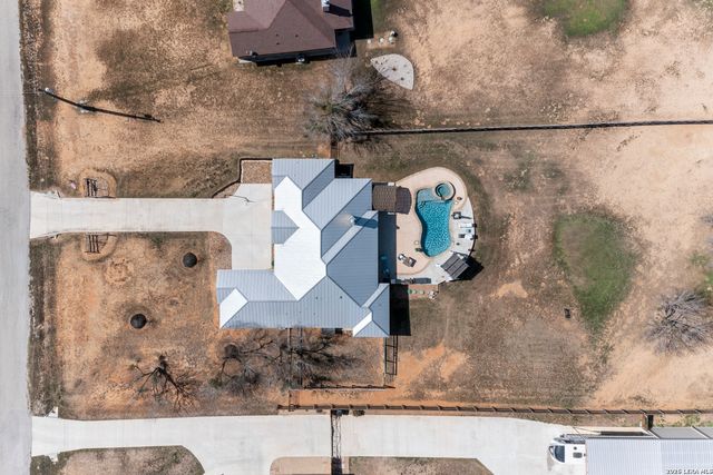 109 Colibro Creek, La Vernia, TX 78121