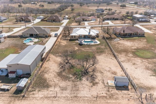 109 Colibro Creek, La Vernia, TX 78121