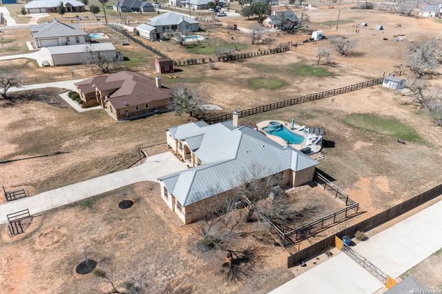 109 Colibro Creek, La Vernia, TX 78121