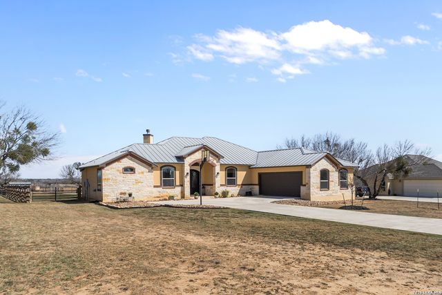 109 Colibro Creek, La Vernia, TX 78121