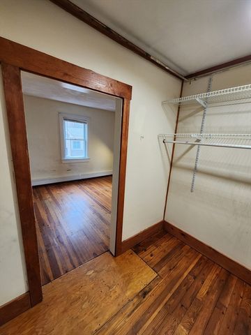 72 Derby St 3, Salem, MA 01970