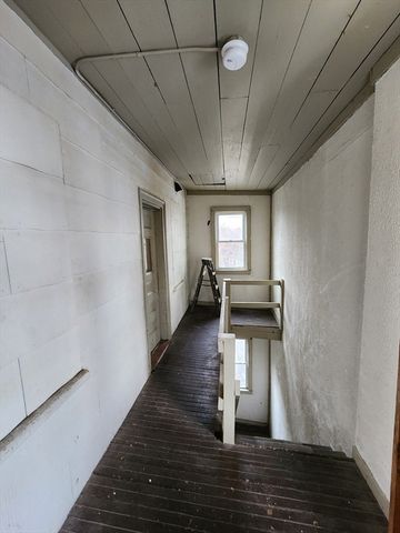 72 Derby St 3, Salem, MA 01970