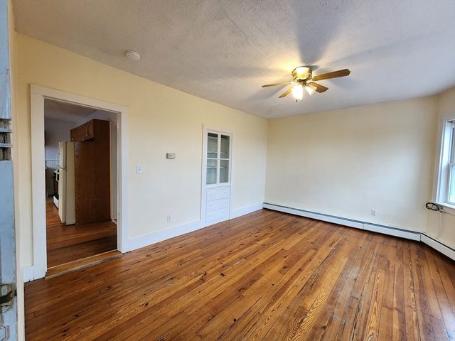 72 Derby St 3, Salem, MA 01970