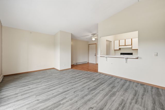 330 Leah Lane 3B, Woodstock, IL 60098