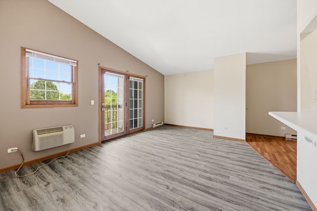 330 Leah Lane 3B, Woodstock, IL 60098