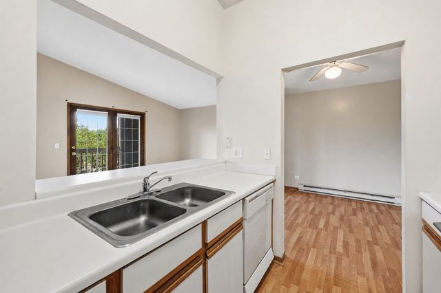 330 Leah Lane 3B, Woodstock, IL 60098