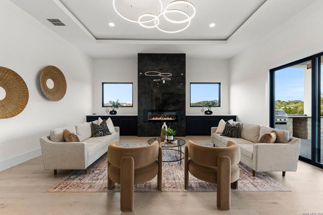 10627 kendall, San Antonio, TX 78255