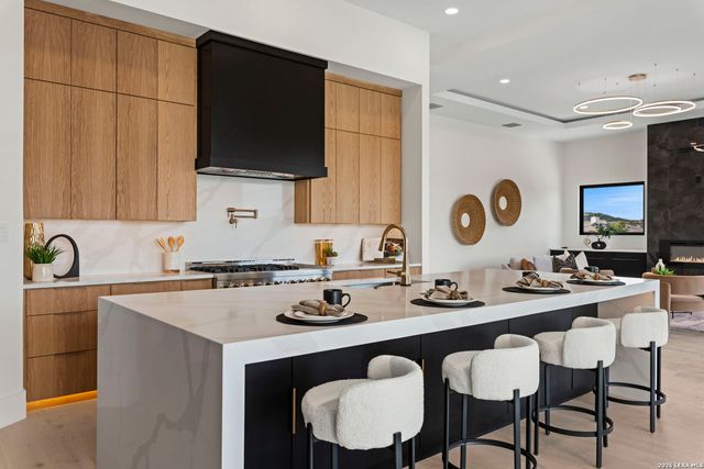 10627 kendall, San Antonio, TX 78255