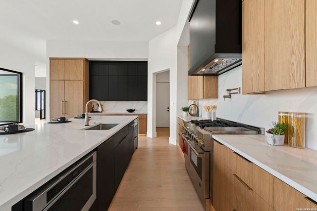 10627 kendall, San Antonio, TX 78255