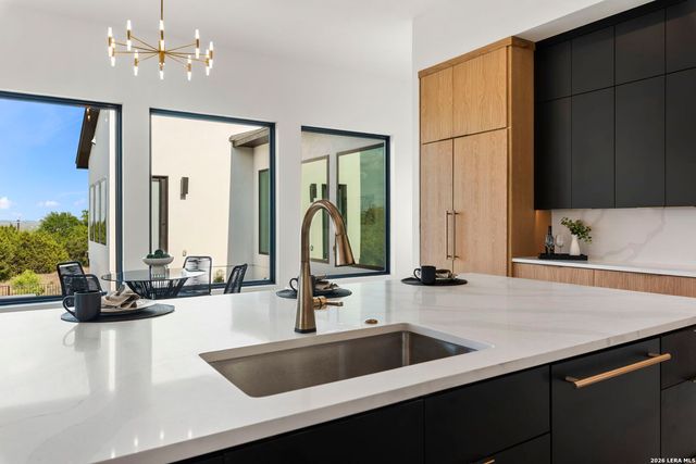 10627 kendall, San Antonio, TX 78255