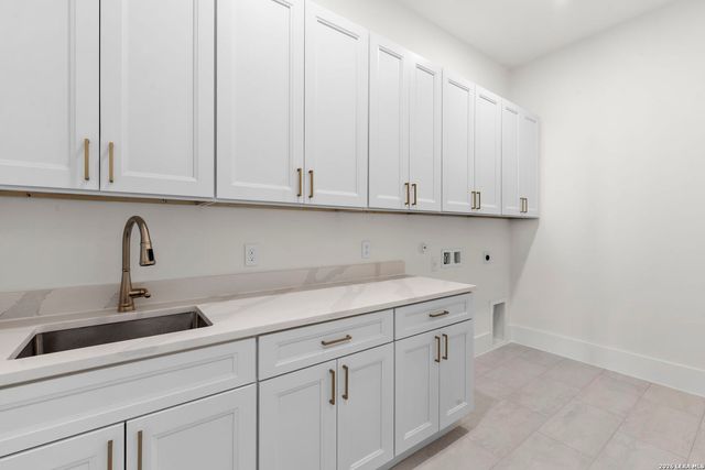 10627 kendall, San Antonio, TX 78255