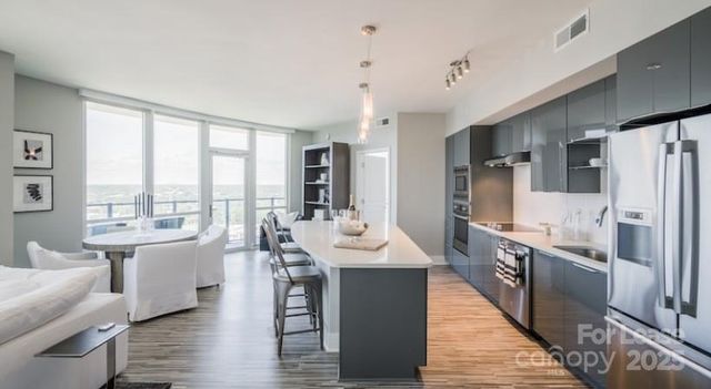 225 S Poplar Street B2, Charlotte, NC 28202