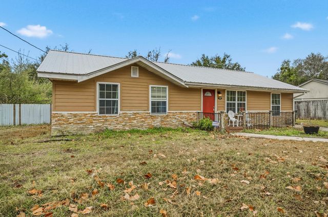 109 Jackson Cir, Palatka, FL 32177