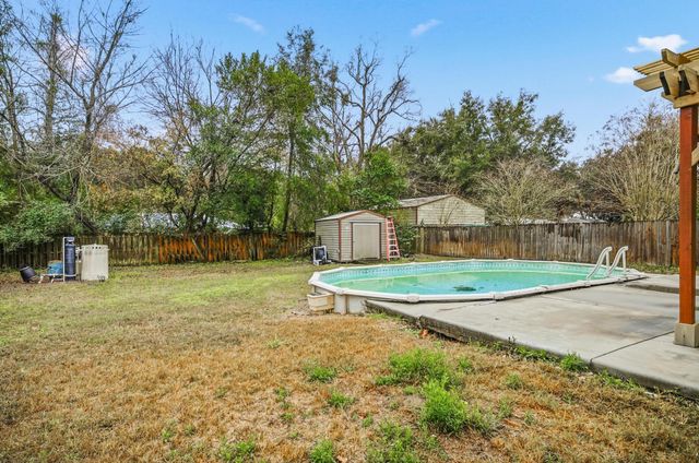 109 Jackson Cir, Palatka, FL 32177