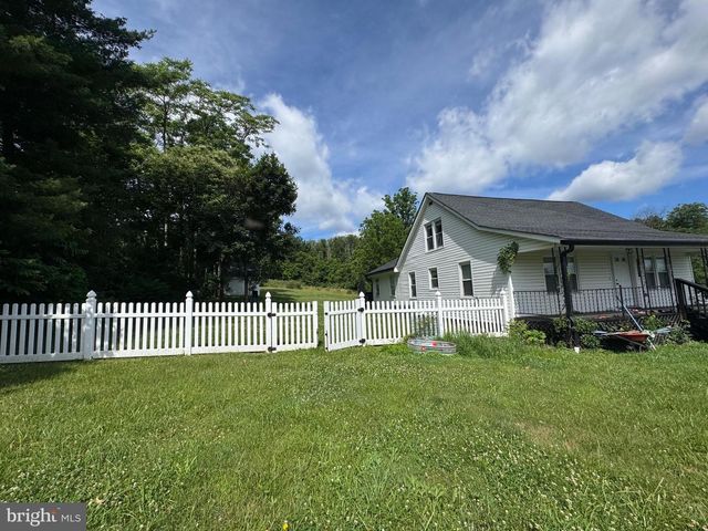 7865 HEDGESVILLE RD, Hedgesville, WV 25427