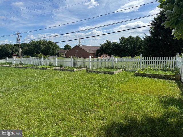 7865 HEDGESVILLE RD, Hedgesville, WV 25427