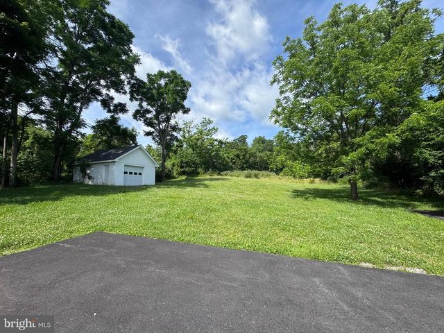 7865 HEDGESVILLE RD, Hedgesville, WV 25427