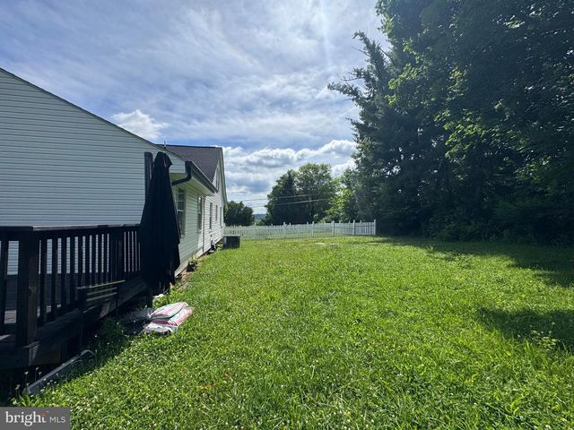 7865 HEDGESVILLE RD, Hedgesville, WV 25427
